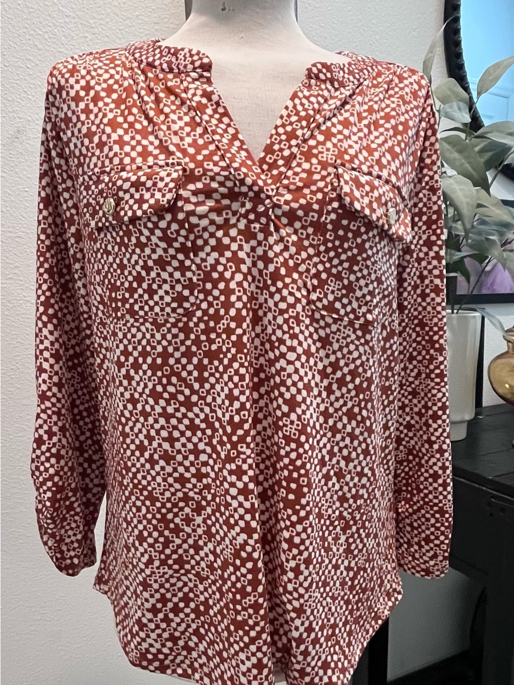 Women's Rust & White Printed Button-Down Blouse